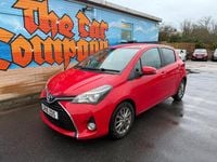 Used Toyota Yaris 90 HP (66 kW) 2016 Red Hatchback