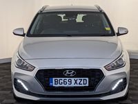 used Hyundai i30 1.6 CRDi SE Nav Tourer Euro 6 (s/s) 5dr SERVICE HISTORY PARKING SENORS Estate