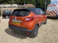 Used Renault Captur Dynamique 90 HP (66 kW) 2015 Orange SUV