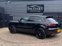 Used Porsche Macan Turbo 400 HP (294 kW) 2017 SUV