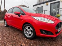 Used Ford Fiesta Titanium 75 HP (55 kW) 2016 Red Hatchback