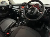 Usado Mini Cooper D Hatch 2015 Rojo Utilitario