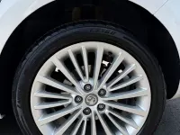 Used Vauxhall Astra Elite 2016 White Hatchback