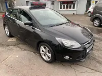 Usado Ford Focus Zetec 125 HP (91 kW) 2011 Preto Citadino
