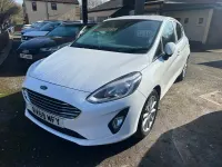 Begagnad Ford Fiesta Titanium 100 HK (73 kW) 2019 Vit Halvkombi