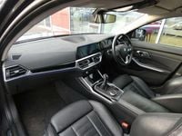 Used BMW 318 Sport Line 147 HP (108 kW) 2019 Grey Sedan