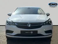 Used Vauxhall Astra 150 HP (110 kW) 2018 White Hatchback