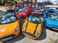 Usado Mini Cooper Hatch 136 CV (100 kW) 2017 Azul Utilitario
