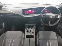 Used Vauxhall Astra 114 kW (156 HP) 2024 White Hatchback