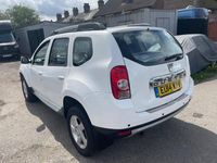 Second-hand Dacia Duster Lauréate 110 CP (80 kW) 2014 Alb SUV