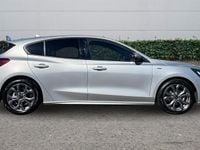 Usado Ford Focus ST-Line 125 HP (91 kW) 2023 Prateado Citadino