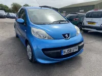 Gebraucht Peugeot 107 Urban Move 68 PS (50 kW) 2008 Blau Kleinwagen