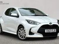 Used Toyota Yaris 116 HP (85 kW) 2023 Platinum white Hatchback