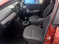 Second-hand Dacia Jogger Comfort 110 CP (80 kW) 2022 Maro Monovolum