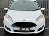 Usado Ford Fiesta Titanium X 95 CV (69 kW) 2015 Blanco Utilitario