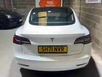 Używany Tesla Model 3 Long Range AWD 77 kW (106 KM) 2021 Biały Sedan/Limuzyna