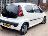Used Peugeot 107 Active 68 HP (50 kW) 2012 White Hatchback