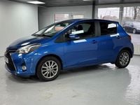 Usado Toyota Yaris 99 HP (72 kW) 2017 Azul Citadino