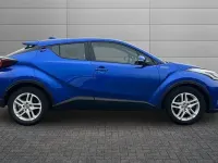 Second-hand Toyota C-HR 122 CP (89 kW) 2021 Albastru SUV