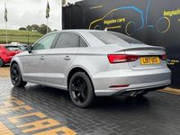 Usado Audi A3 Sport 110 HP (80 kW) 2017 Prateado Sedan