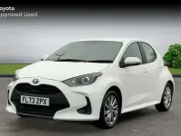 Usado Toyota Yaris Hybrid 116 HP (85 kW) 2023 Branco Citadino