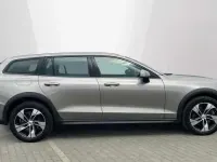 Used Volvo V60 CC 194 HP (142 kW) 2022 Estate