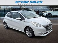 Used Peugeot 208 Style 82 HP (60 kW) 2015 White Hatchback