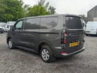 Usado Ford Transit Custom Limited 136 CV (100 kW) 2024 Gris Van