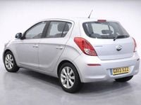 Used Hyundai i20 Active 101 HP (74 kW) 2013 Silver Hatchback