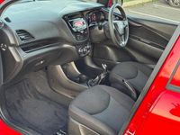 Second-hand Vauxhall Viva 75 CP (55 kW) 2015 Roșu Hatchback