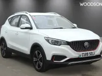 Usado MG ZS 106 HP (77 kW) 2019 Branco SUV