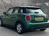 Usado Mini Cooper Classic 136 CV (100 kW) 2022 Verde Utilitario