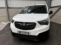 Begagnad Vauxhall Combo 100 HK (73 kW) 2022 Vit Minibuss