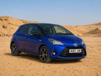 Used Toyota Yaris Hybrid Design 2017 Blue Hatchback