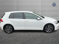 Begagnad VW Golf VIII Edition 147 HK (108 kW) 2020 Vit Halvkombi