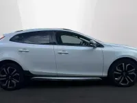 Gebraucht Volvo V40 Pro 148 PS (108 kW) 2018 Weiß Kleinwagen