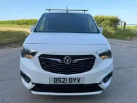 Używany Vauxhall Combo Sportive 100 KM (73 kW) 2021 Biały Minivan