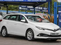 Used Toyota Auris Business Edition 116 HP (85 kW) 2017 White Estate