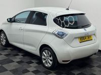 Used Renault Zoe Dynamique 64 kW (88 HP) 2014 White Hatchback