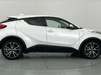 Used Toyota C-HR 122 HP (89 kW) 2017 White SUV