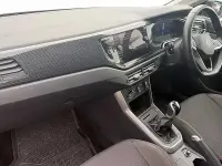 Käytetty VW Polo Life 95 HP (69 kW) 2024 Musta Viistoperä