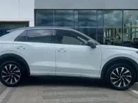 New VW T-Roc Life 150 HP (110 kW) 2026 Pure white / black SUV