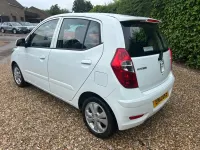 Used Hyundai i10 Style 85 HP (62 kW) 2012 White Hatchback