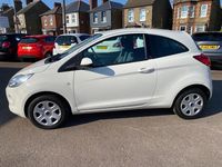 Używany Ford Ka 69 KM (50 kW) 2012 Biały Hatchback
