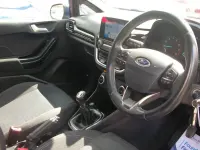 Usado Ford Fiesta Zetec 70 HP (51 kW) 2017 Azul Citadino