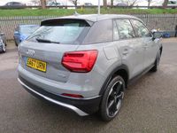Usado Audi Q2 Design 150 CV (110 kW) 2017 Gris SUV