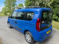 Usado Fiat Doblò Easy 120 HP (88 kW) 2016 Azul Monovolume