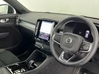 Begagnad Volvo XC40 Plus 2024 Svart SUV