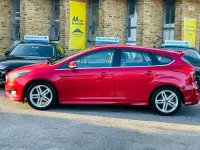 Used Ford Focus Zetec 125 HP (91 kW) 2015 Red Hatchback
