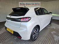 Used Peugeot 208 Allure+ 100 HP (73 kW) 2022 White Hatchback